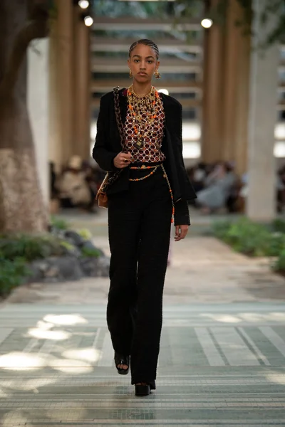 Look 4